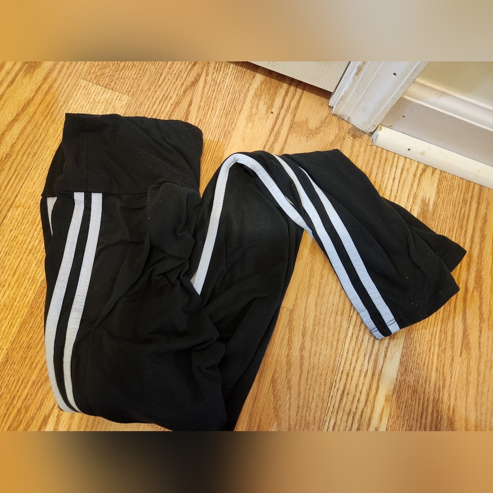 Black leggings